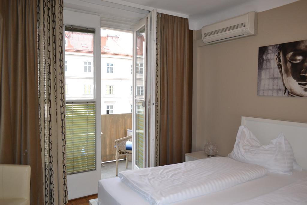 Goldfisch Apartment Hoher Markt Vienna Room photo